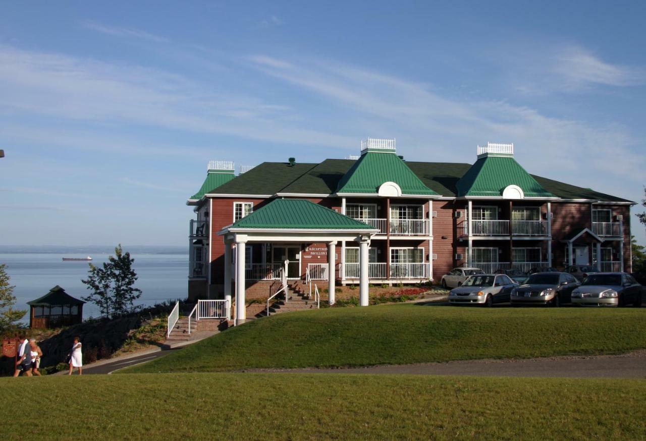 Hotel Les Pavillons Du Petit Manoir Du Casino La Malbaie Exterior foto